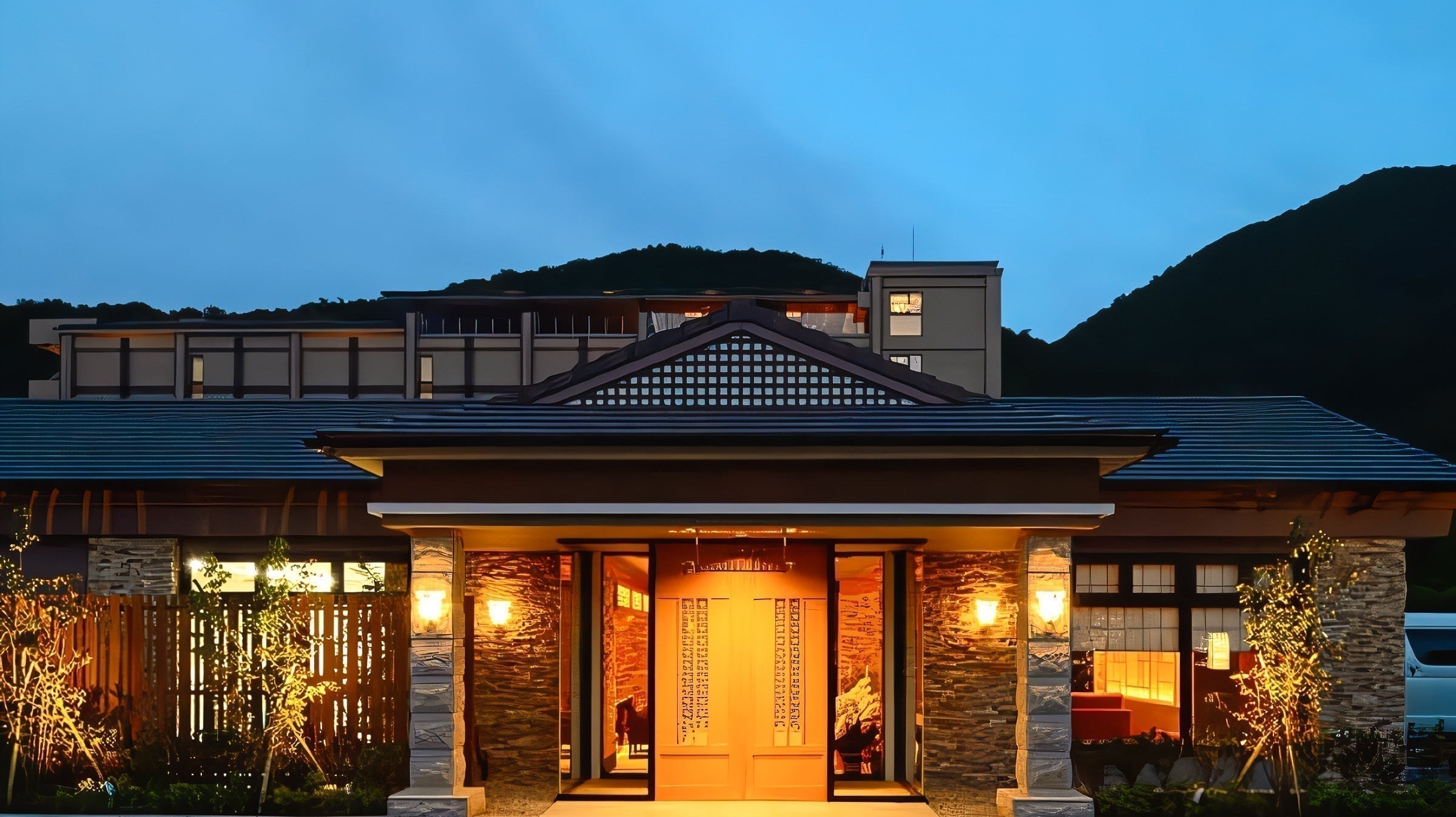 大地の息吹と百年の記憶に抱かれる宿。長崎・雲仙の温泉とサウナに身を委ねる滞在 雲仙九州ホテル