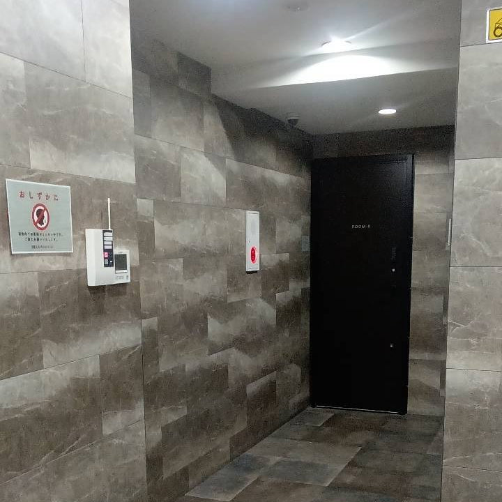 ROOM B 入口