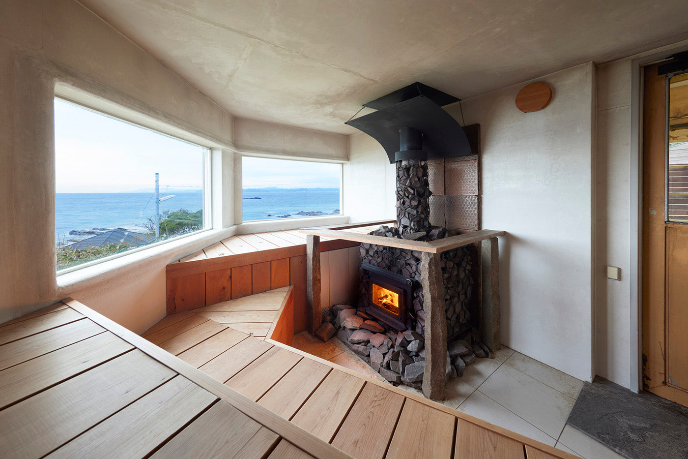 サウナ愛を五感で感じる、絶景プライベートサウナ「Sea Sauna Shack」