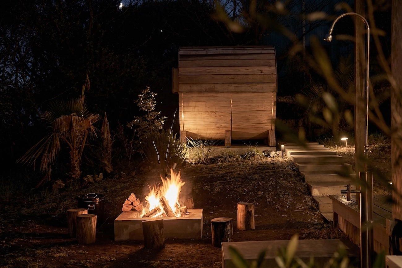 千葉・九十九里のプライベートサウナ付き貸別荘『COCO VILLA 九十九里一宮』で波音と炎に癒される